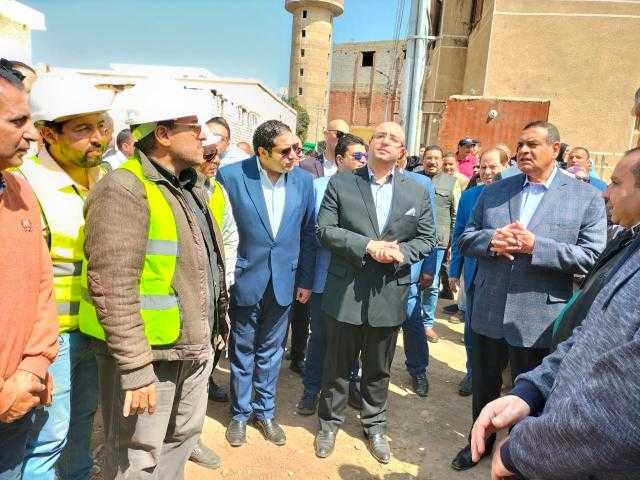 وزير التنمية المحلية ومحافظ بني سويف يتفقدان اعمال مبادرة حياة كريمة
