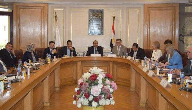 وفد من رجال الأعمال الروس يزور غرفة القاهرة لبحث زيادة التبادل التجاري والاستثماري