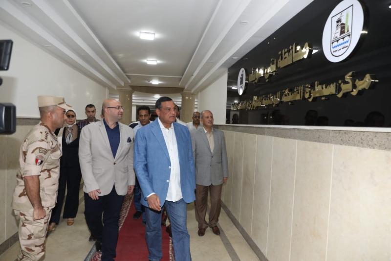 وزير التنمية المحلية ومحافظ بني سويف يتفقدان مركز السيطرة الموحد للشبكة الوطنية للطوارئ والسلامة،بالديوان العام