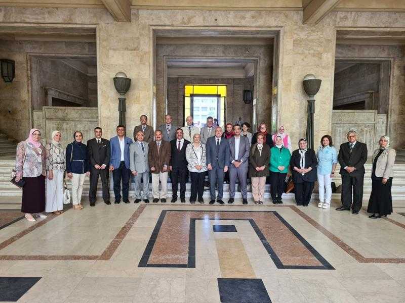 نائب رئيس جامعة الإسكندرية يوجه بتكثيف أعمال الصيانة لمنشأت ومبان الجامعة