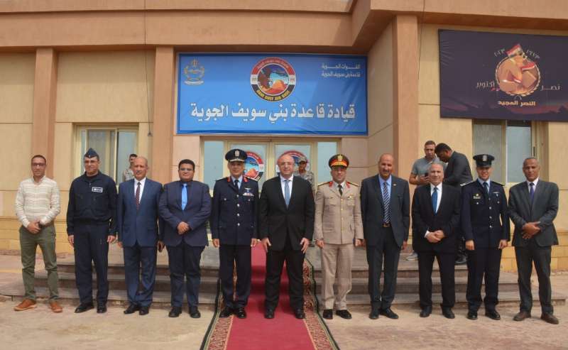 محافظ بني سويف يزور القاعدة الجوية لتقدم  التهنئة بمرور 50 عاماُ  على ذكرى  معركة أكتوبر