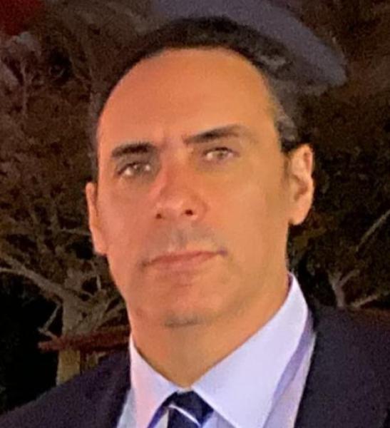 هيثم القيار رئيس مجموعة  El Kayar Imp & Exp: طبيعة الهيكل الصناعي للصناعات الكيماوية المصرية الضخم يفرض حتمية تأسيس بنية صناعية لمستلزمات الانتاج والمواد الخام