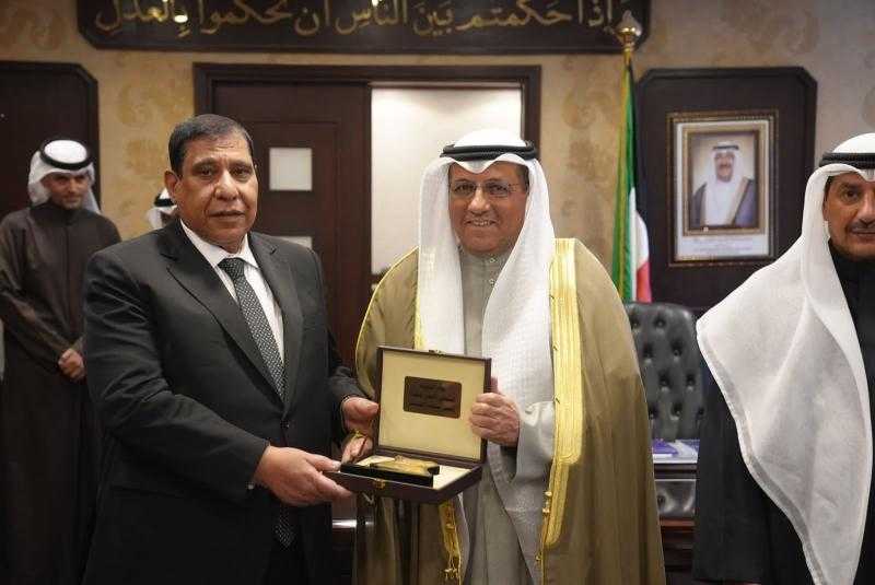 رئيس مجلس الدولة يزور دولة الكويت