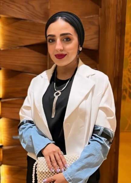 أمنية صبرى خبيرة الأزياء والتجميل