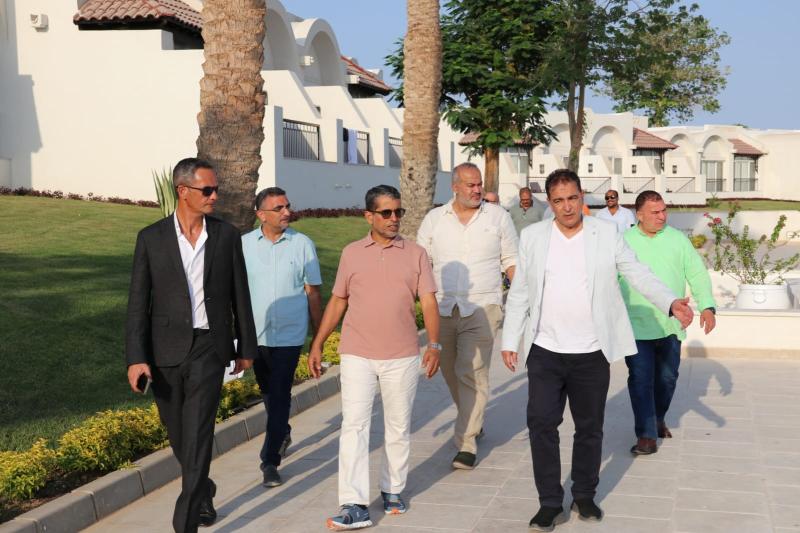 رئيس أبوظبي للاستثمارات السياحية يتفقد مشروعات تطوير الفنادق في مصر
