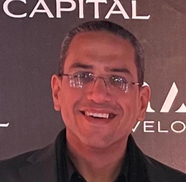 عمرو دياب:،حلول جذریة لمشاكل المواصلات والمیاه في حدائق أكتوبر