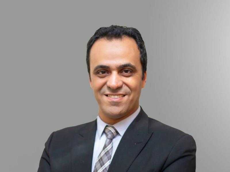 حاتم البنا : أطمح الى تعزيز العمق المالي للسوق ودمج المجتمع والجامعات فى البورصة