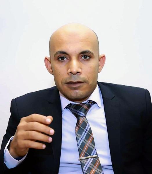 الكاتب الصحفي محمود العربي