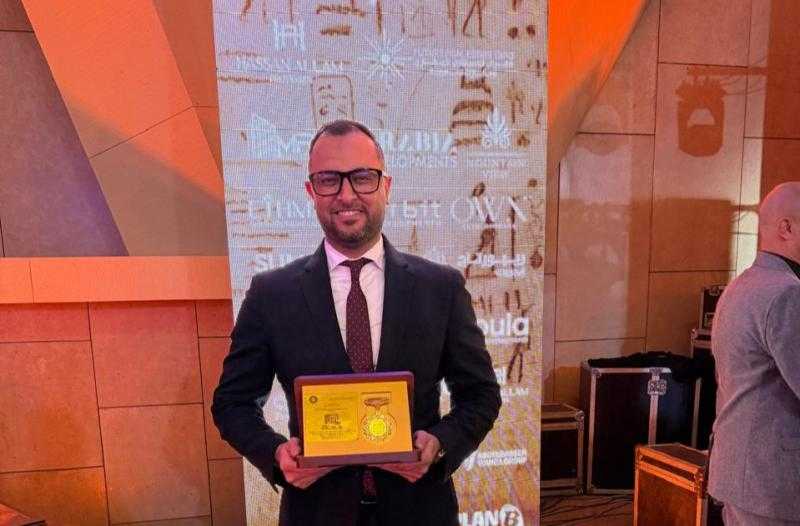 سامح عمر يحصد جائزة أفضل القيادات التجارية المؤثرة في «The Best – عقار مصر 2025»