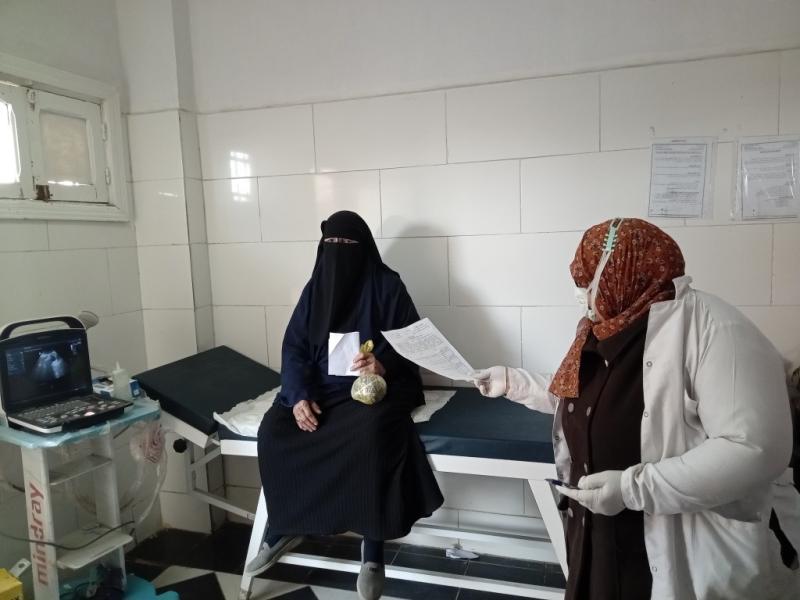 الكشف على ١٤٠٠ مريض بقافلة طبية ببني سويف