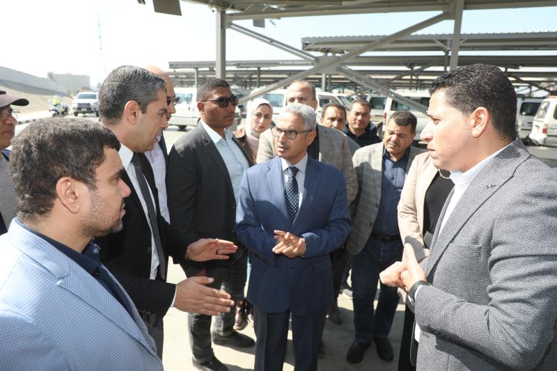 محافظ بني سويف يتفقد مجمع المواقف الجديد عدلي منصور ويستمع لمطالب المواطنين