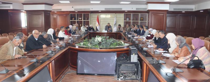 السكرتير العام  يتابع مستجدات وسير العمل في منطومة  التصالح ببني سويف 