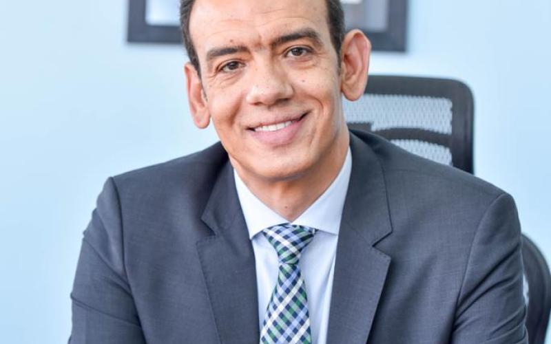 هيثم عرفه: رغم التطورات الإقليمية .. الطيران الشارتر يواصل تفويج السائحين لمطارات المدن السياحية المصرية