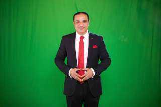 برنامج شخصية مصر يستضيف الناقد الفني دكتور رحاب الهواري السبت المقبل